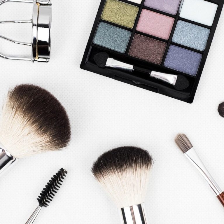 makeup-brush-1761648_1920